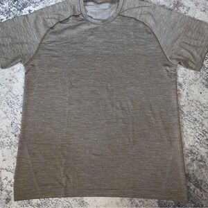 Lululemon Athletica Brown Short Sleeve Tee